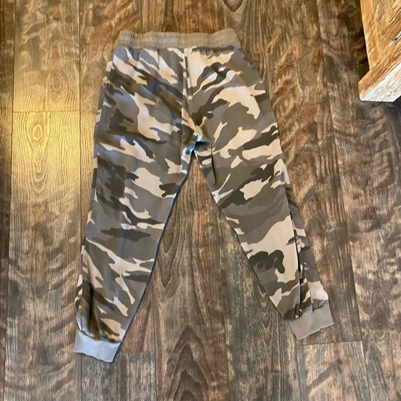 Splendid Camo Joggers - Picture 3 of 4